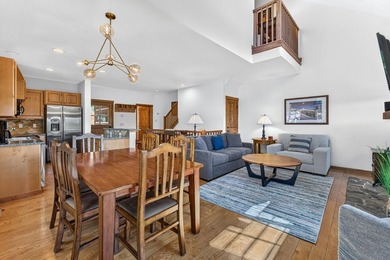 Welcome to 14 Golden Bench Court, where mountain elegance meets - photo 7