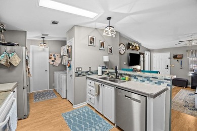 WOW! HUGE PRICE REDUCTION!! Tucked away in a corner on a - photo 16