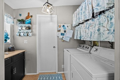 WOW! HUGE PRICE REDUCTION!! Tucked away in a corner on a - photo 18