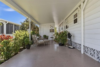 Welcome to this spacious, triple wide home, turnkey furnished - photo 6