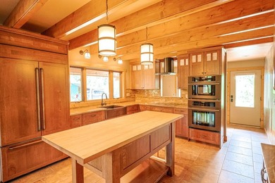 Experience the best of mountain living in this exceptional - photo 4