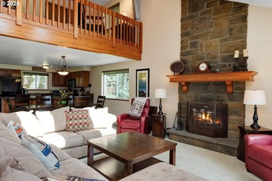 Rare opportunity! Lakefront home on .8 acre with million-dollar - photo 11
