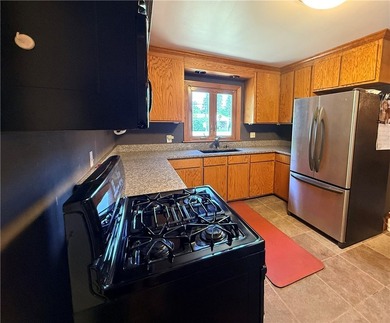Welcome home to this beautifully maintained 3-bedroom, 2-bath - photo 15