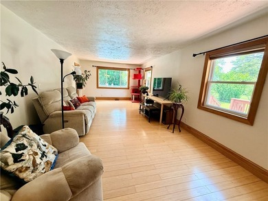 Welcome home to this beautifully maintained 3-bedroom, 2-bath - photo 16