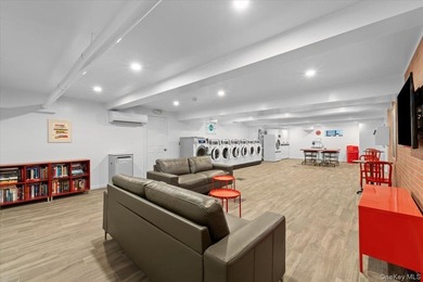 Location & Luxury! Welcome to 'The Windsor' at 21 Barstow - one - photo 27