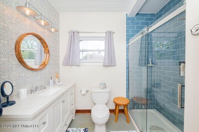 Welcome to this beautifully renovated 2-bedroom, 1.5-bath home - photo 4