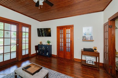 Welcome to this beautifully renovated 2-bedroom, 1.5-bath home - photo 7