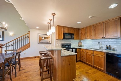 Penthouse Perfection with Panoramic Lake, Golf Course & Mountain - photo 9