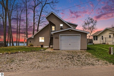 MOTIVATED SELLER!!!!!TURNKEY LAKEFRONT HOME ON ALL SPORTS LONG - photo 1