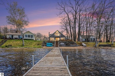 MOTIVATED SELLER!!!!!TURNKEY LAKEFRONT HOME ON ALL SPORTS LONG - photo 2