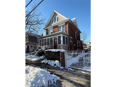 Detached One-Family Home in Prime Auburndale, Flushing (R3X - photo 4