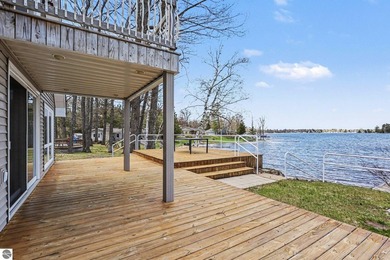 MOTIVATED SELLER!!!!!TURNKEY LAKEFRONT HOME ON ALL SPORTS LONG - photo 7