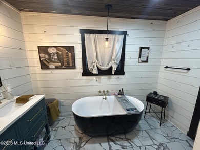 Welcome to this charming 3-bedroom, 2-bath farmhouse retreat - photo 22