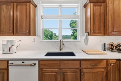 Rare Opportunity! Welcome to this stunning custom built - photo 24