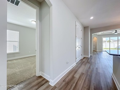 Priced to sell ! Welcome to your dream home in the desirable - photo 25