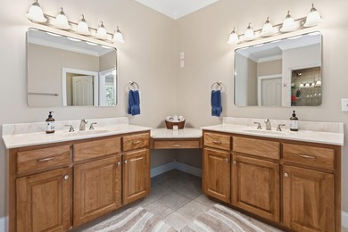 Rare Opportunity! Welcome to this stunning custom built - photo 29