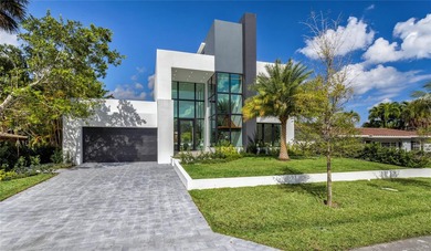 New-Construction Modern Residence artfully crafted by Garza - photo 2