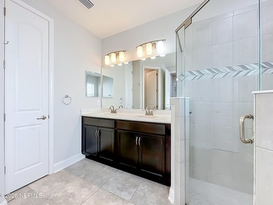 Priced to sell ! Welcome to your dream home in the desirable - photo 34