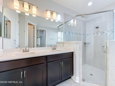 Priced to sell ! Welcome to your dream home in the desirable - photo 35