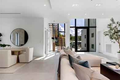 New-Construction Modern Residence artfully crafted by Garza - photo 7