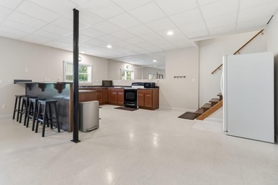 Rare Opportunity! Welcome to this stunning custom built - photo 39