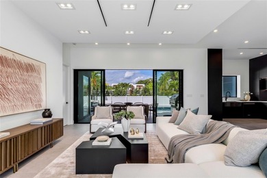 New-Construction Modern Residence artfully crafted by Garza - photo 9