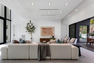 New-Construction Modern Residence artfully crafted by Garza - photo 10