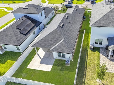Priced to sell ! Welcome to your dream home in the desirable - photo 46