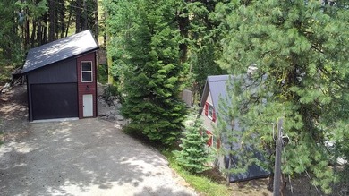 PHOTOS NOT ZOOMED IN! FULL Lake Cascade views! Lovely remodeled - photo 1