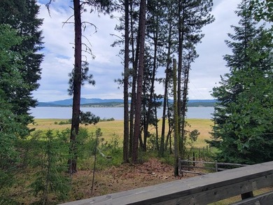 PHOTOS NOT ZOOMED IN! FULL Lake Cascade views! Lovely remodeled - photo 8