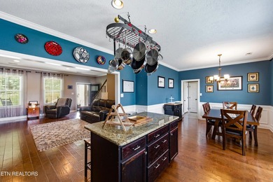 Beautiful two-story home located in the desirable Karn's - photo 12