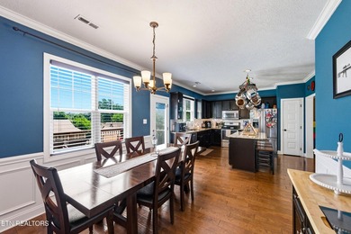 Beautiful two-story home located in the desirable Karn's - photo 14