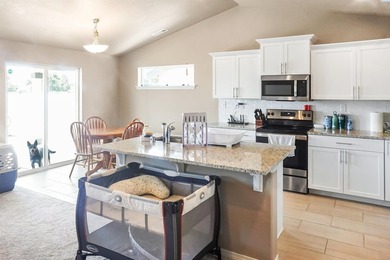MLS# 294481 Welcome home to this beautifully designed Edgewood - photo 15