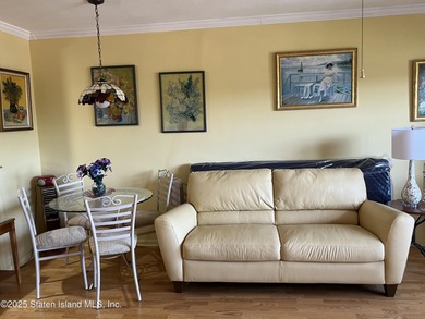 Location ! Location ! LUXURY hi rise , Staten Island best kept - photo 15