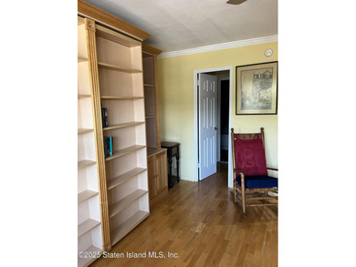 Location ! Location ! LUXURY hi rise , Staten Island best kept - photo 18