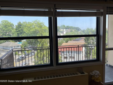 Location ! Location ! LUXURY hi rise , Staten Island best kept - photo 22