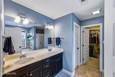 Beautiful two-story home located in the desirable Karn's - photo 24