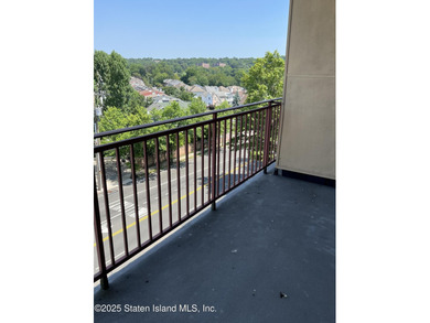 Location ! Location ! LUXURY hi rise , Staten Island best kept - photo 24