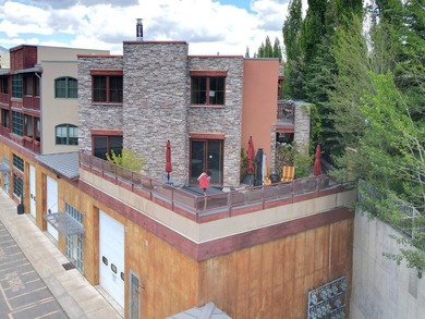 Unique ''developers' custom penthouse unit'' with several - photo 33