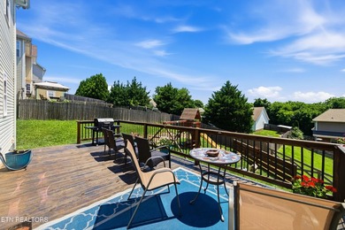 Beautiful two-story home located in the desirable Karn's - photo 34