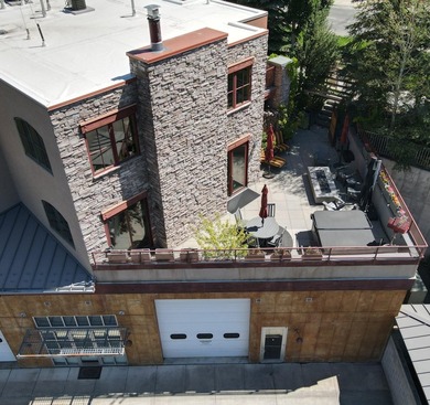 Unique ''developers' custom penthouse unit'' with several - photo 34