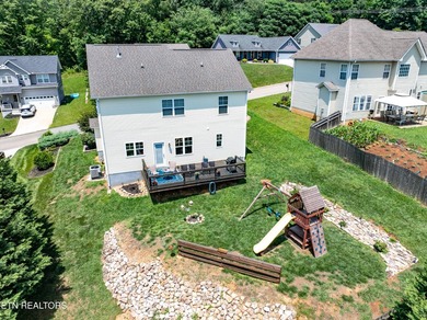 Beautiful two-story home located in the desirable Karn's - photo 37
