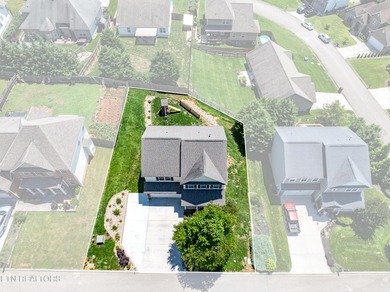 Beautiful two-story home located in the desirable Karn's - photo 39