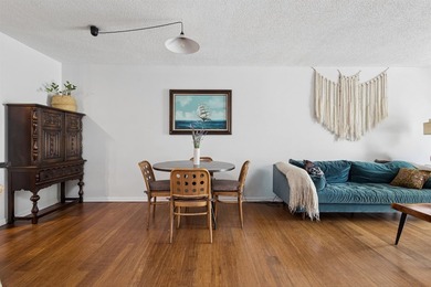TOP FLOOR, tastefully updated south-facing 1-bedroom in the - photo 8
