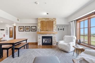 Beautifully updated residence in the Lodge at Osprey Meadows - photo 5