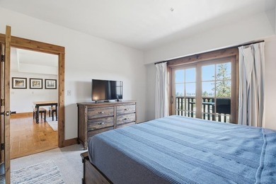 Beautifully updated residence in the Lodge at Osprey Meadows - photo 6