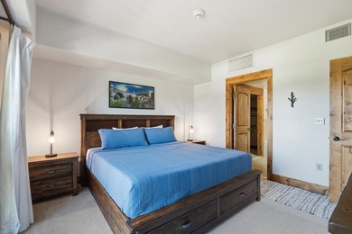 Beautifully updated residence in the Lodge at Osprey Meadows - photo 7
