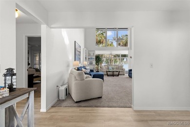 Here's your chance to live where others vacation! This gorgeous - photo 13