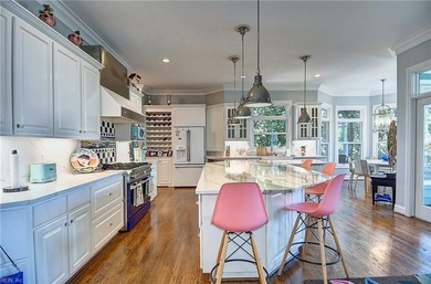 Custom exquisite home situated on a 1.2 acre waterfront - photo 16
