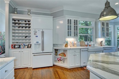 Custom exquisite home situated on a 1.2 acre waterfront - photo 20